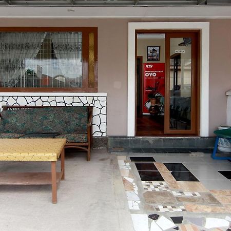 Oyo 799 Hotel Dieng Berastagi Exteriér fotografie