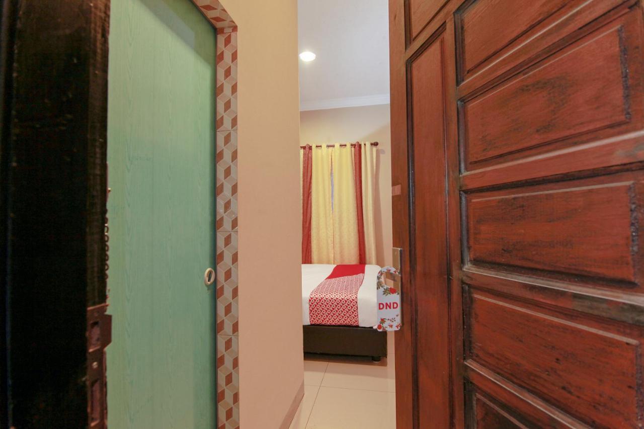 Oyo 799 Hotel Dieng Berastagi Exteriér fotografie