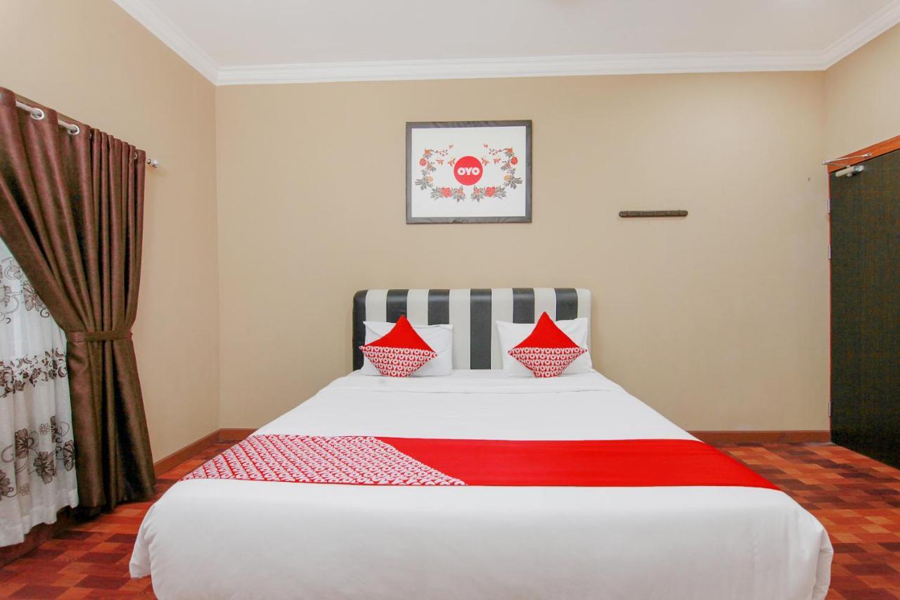Oyo 799 Hotel Dieng Berastagi Exteriér fotografie