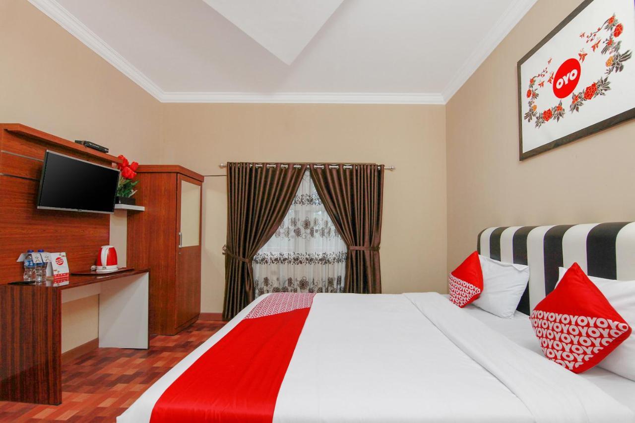Oyo 799 Hotel Dieng Berastagi Exteriér fotografie